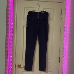 High waisted button up retro style jeans 👖